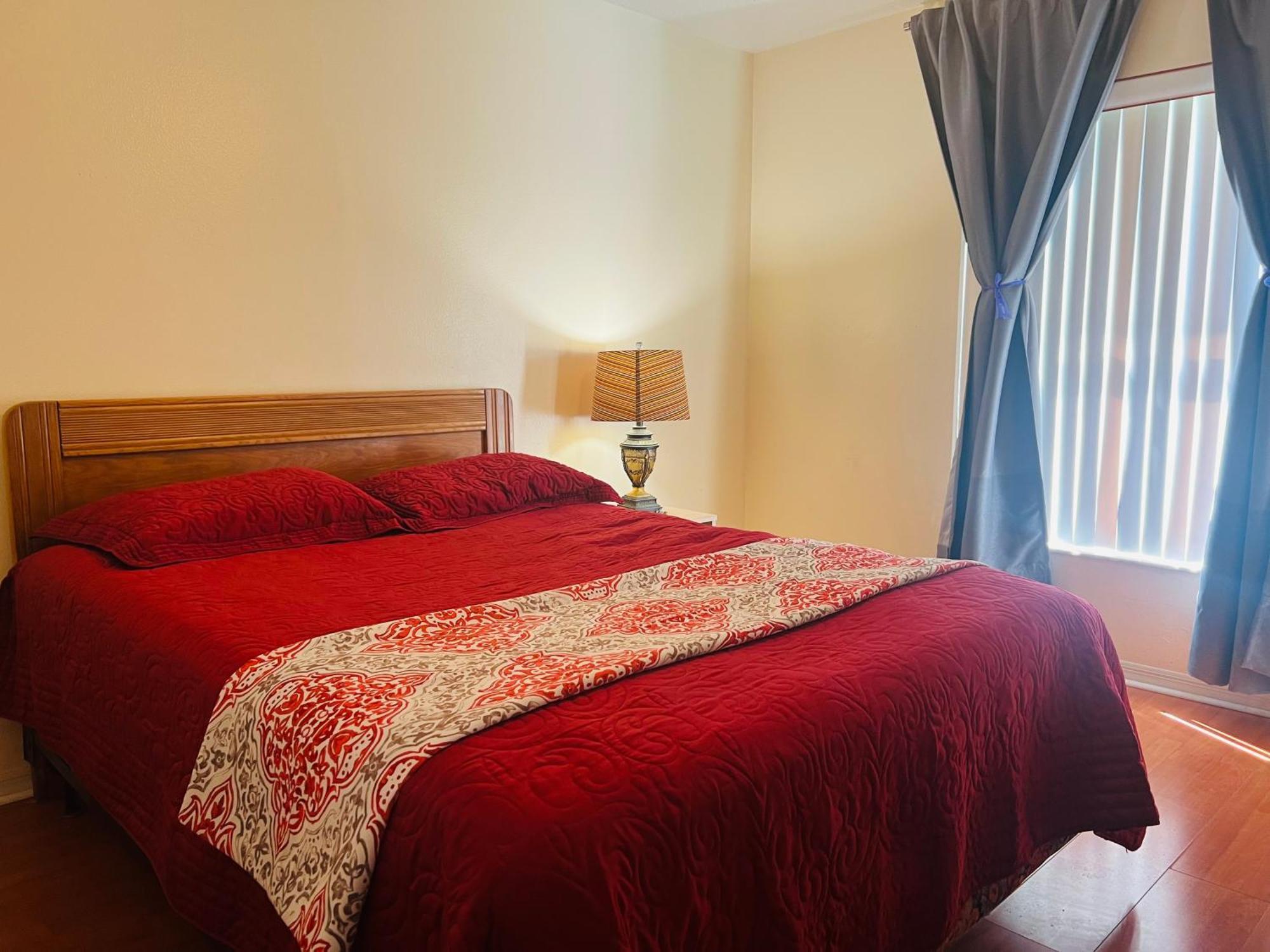 In Citrus Park And Carollwood, Close To The Airport & Downtown Homestay Tampa